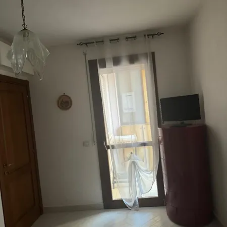 Red House Apartment *