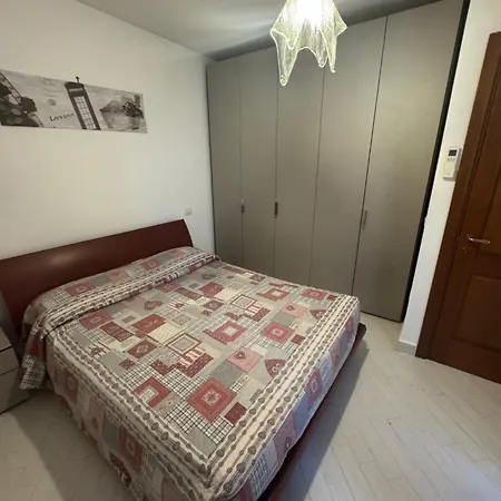 דירה Red House *